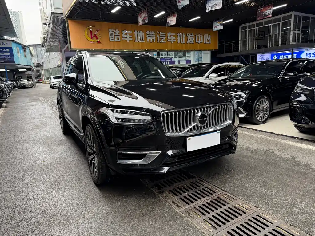 Volvo XC90 2022 — фото 3