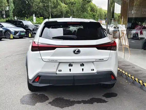Lexus UX 2022