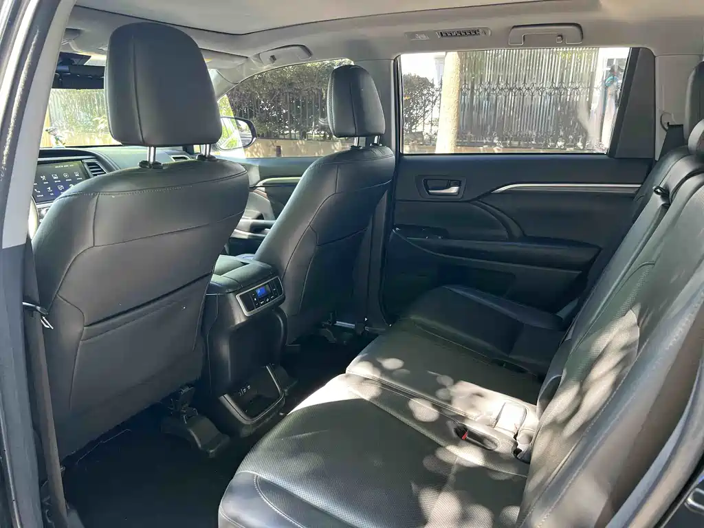 Toyota Highlander 2018 — фото 14
