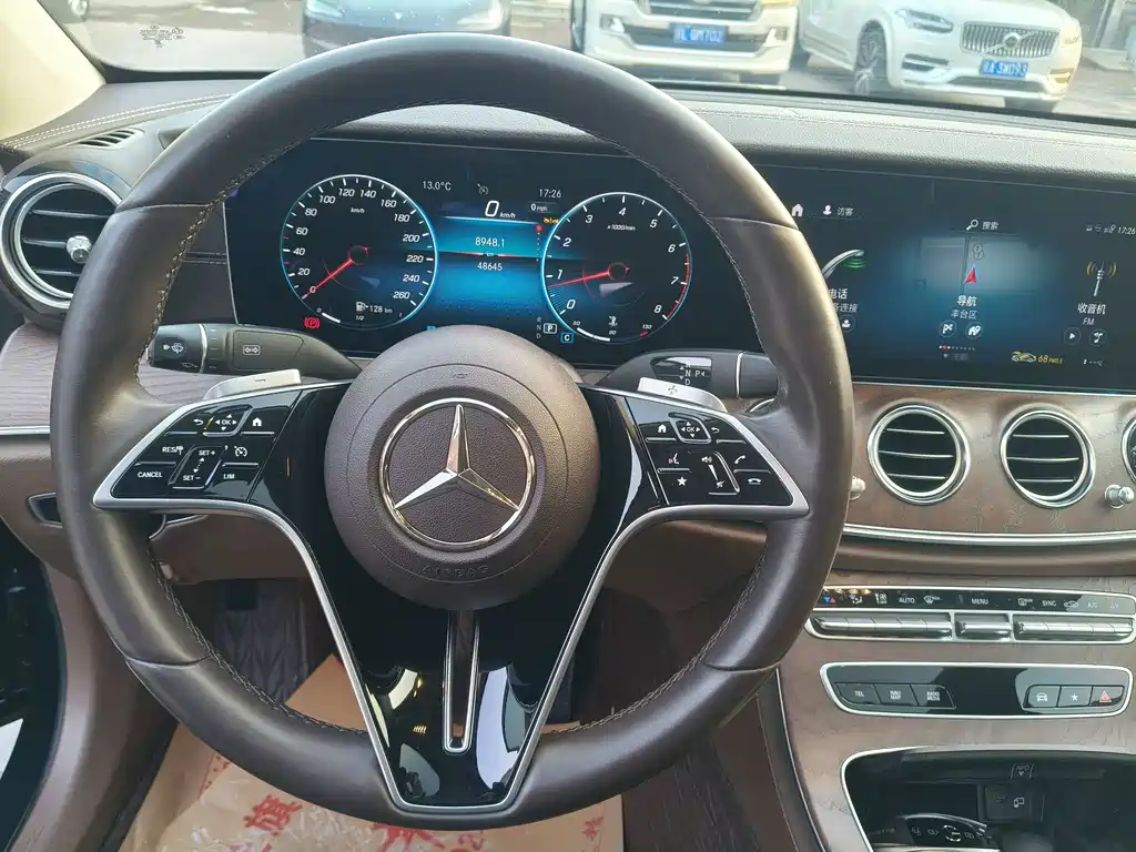 Mercedes-Benz E-Class 2023 — фото 11