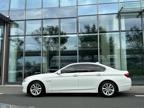 BMW 5 Series 2011