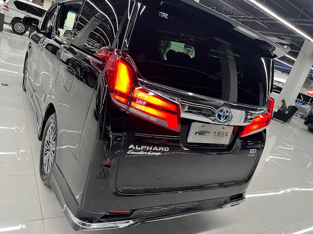 Toyota Alphard 2020 — фото 7