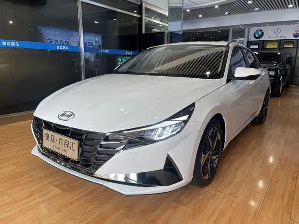 Hyundai Elantra 2023