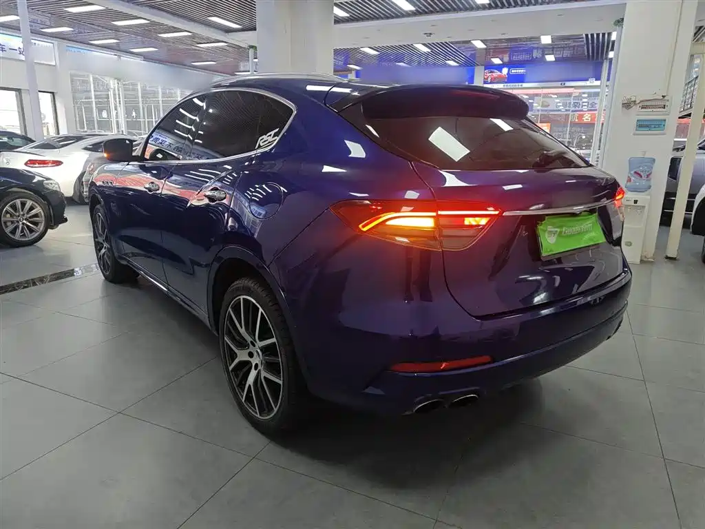 Maserati Levante 2016 — фото 23