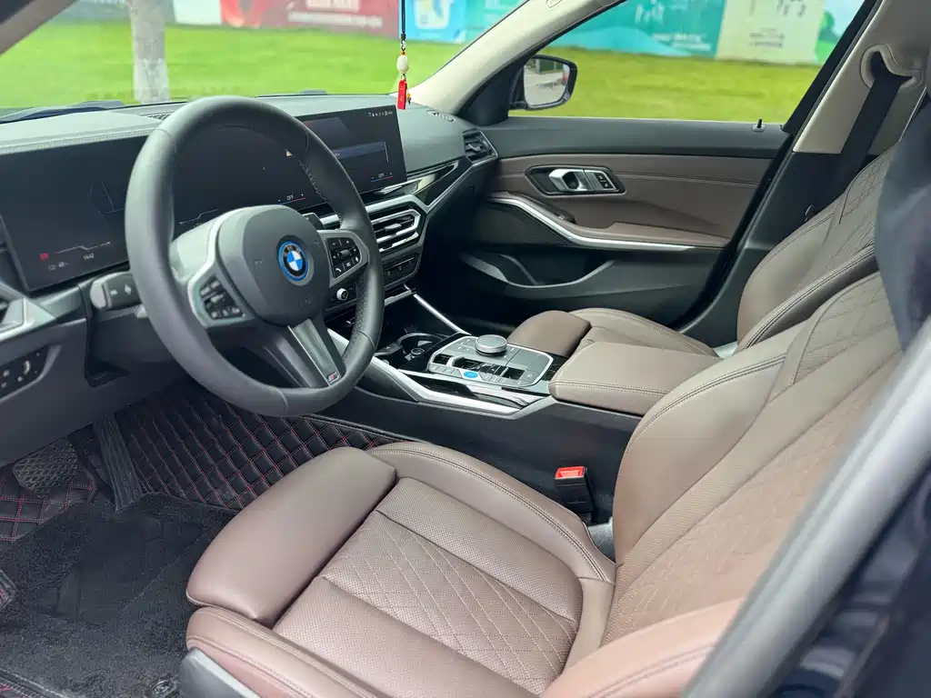 BMW i3 2024 — фото 9