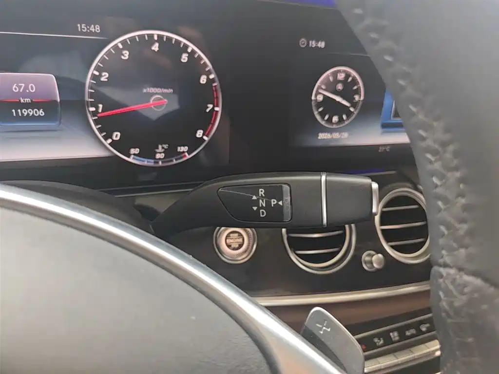 Mercedes-Benz E-Class 2018 — фото 14