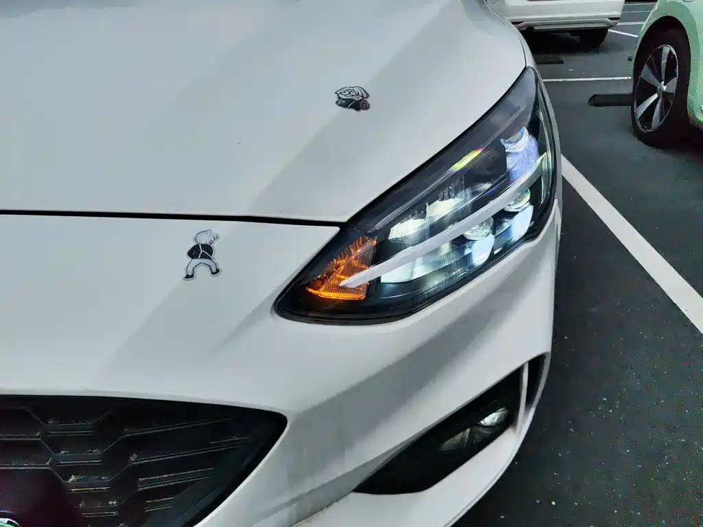 Ford Focus 2021 — фото 18