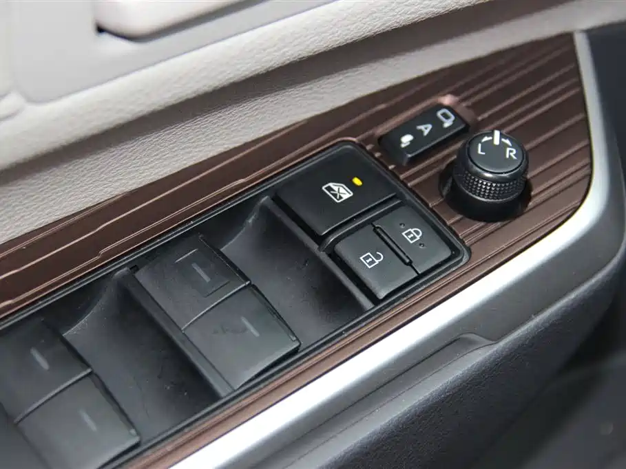 Toyota Sienna 2025 — фото 22