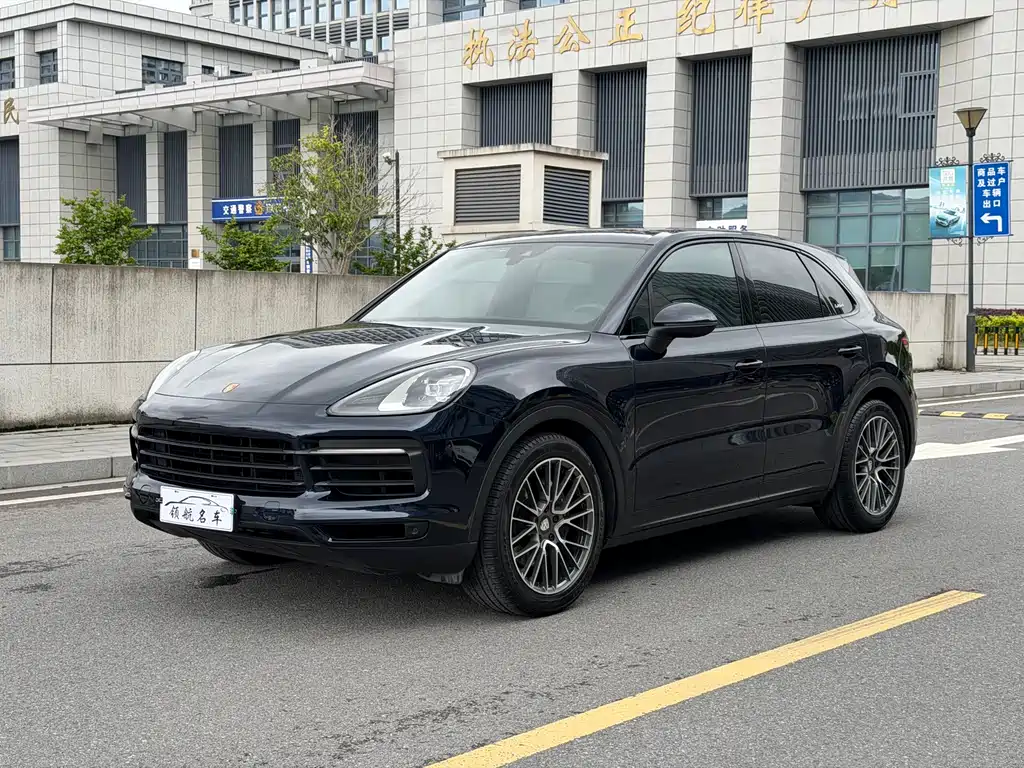 Porsche Cayenne 2020 — фото 1