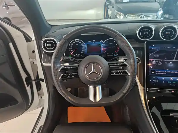 Mercedes-Benz GLC 2023
