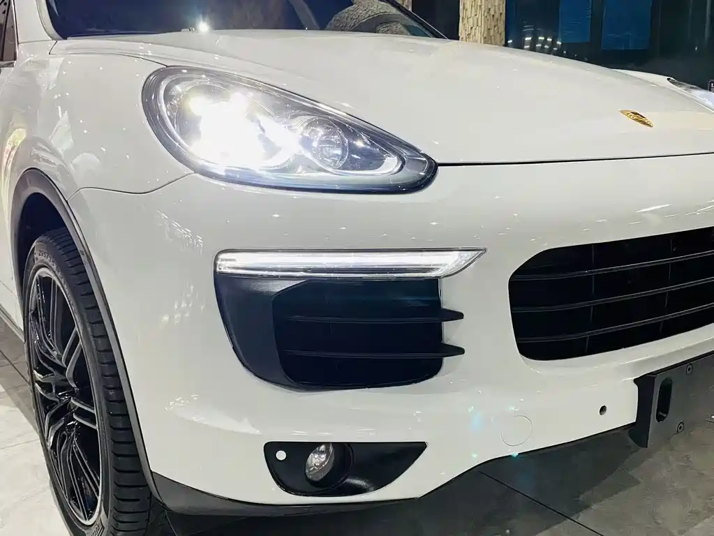 Porsche Cayenne 2016 — фото 24