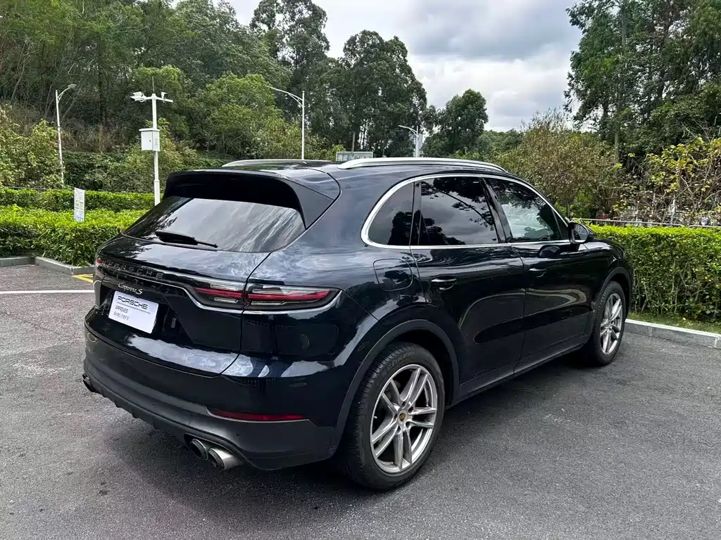 Porsche Cayenne 2019 — фото 10