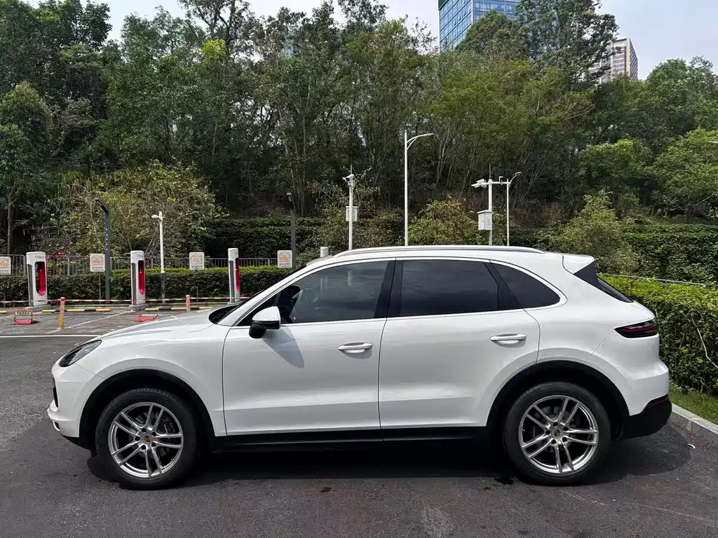 Porsche Cayenne 2018 — фото 3