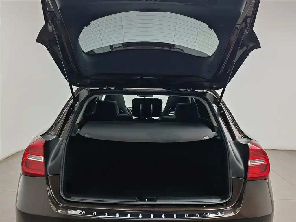Mercedes-Benz GLA 2015 — фото 16