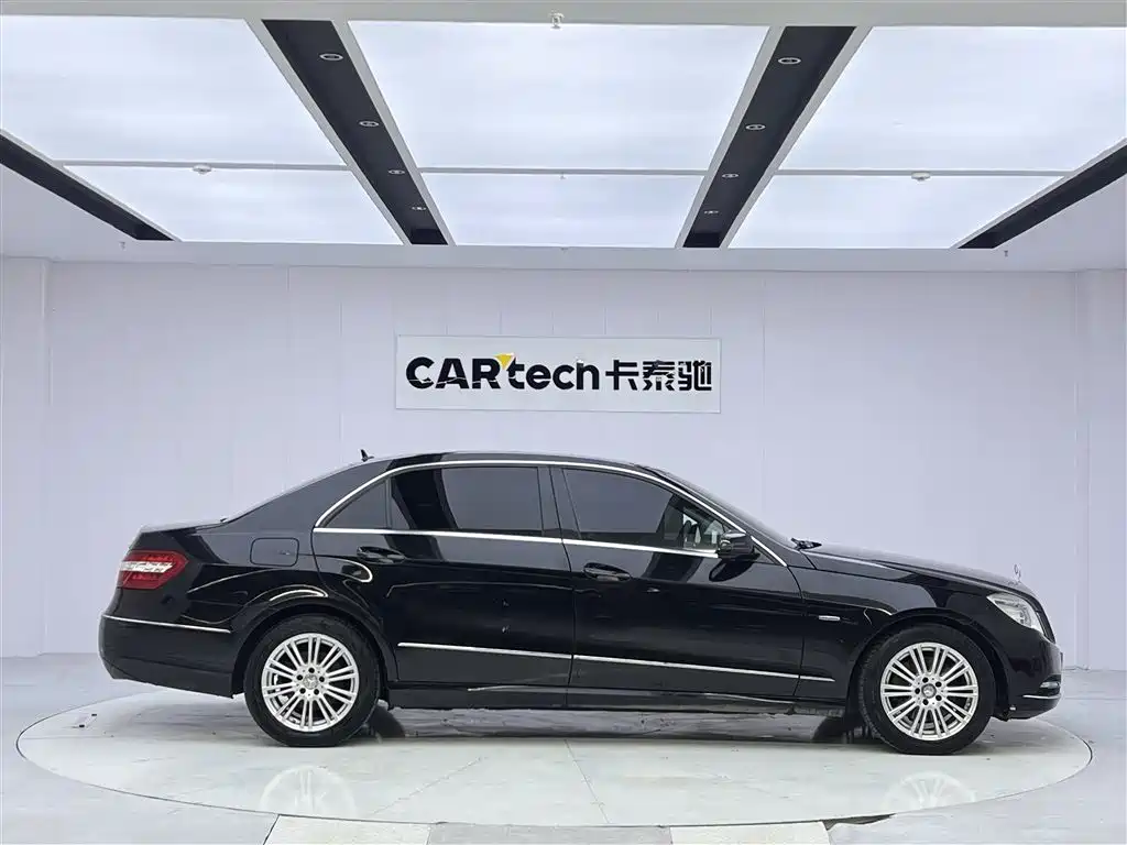 Mercedes-Benz E-Class 2012 — фото 4