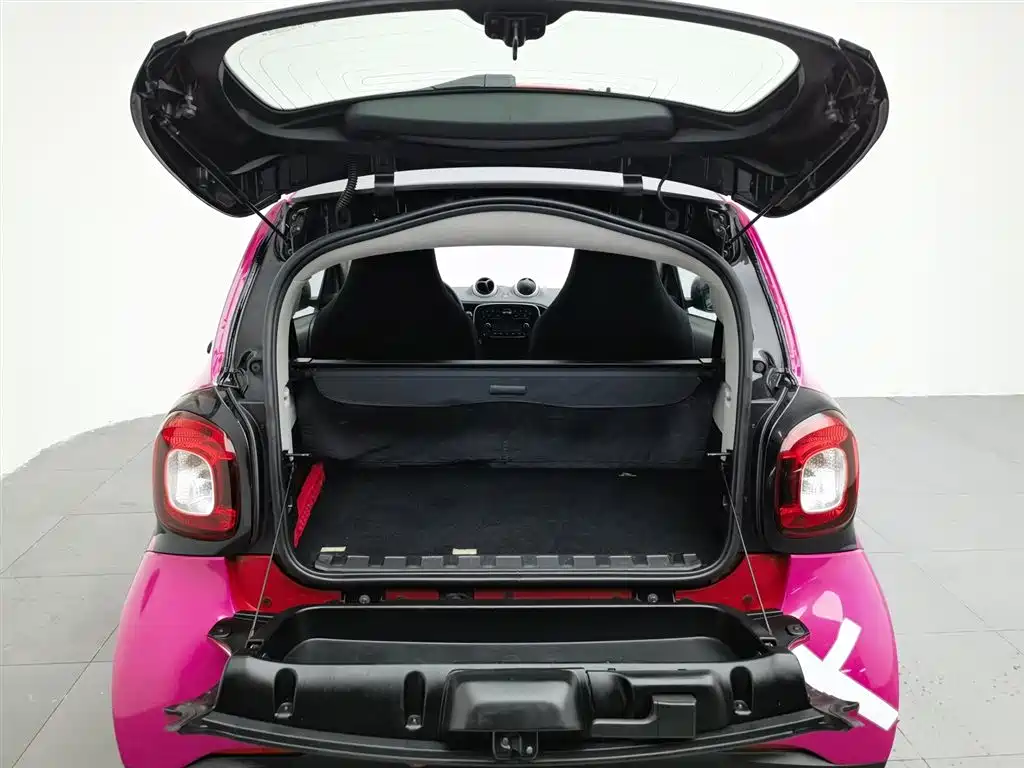 smart Fortwo 2017 — фото 16