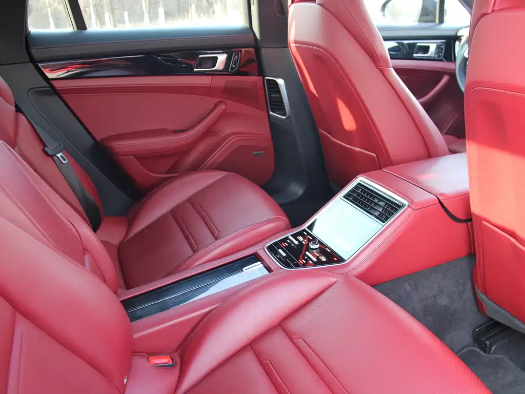 Porsche Panamera 2018 — фото 18