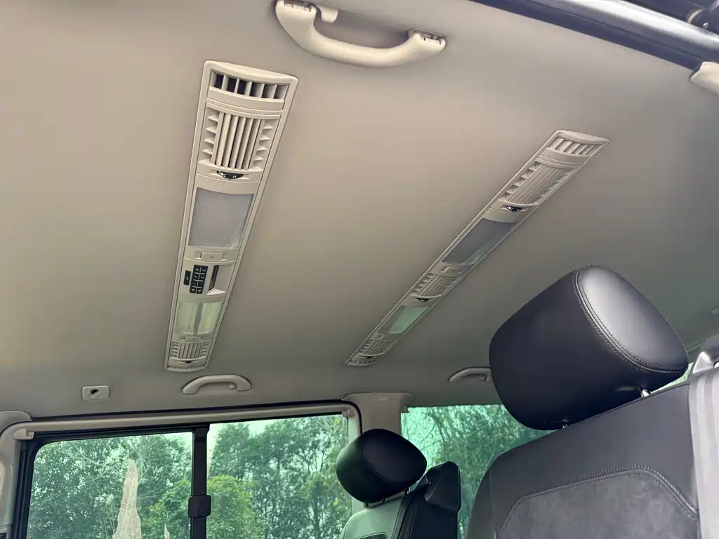 Volkswagen Multivan 2018 — фото 18
