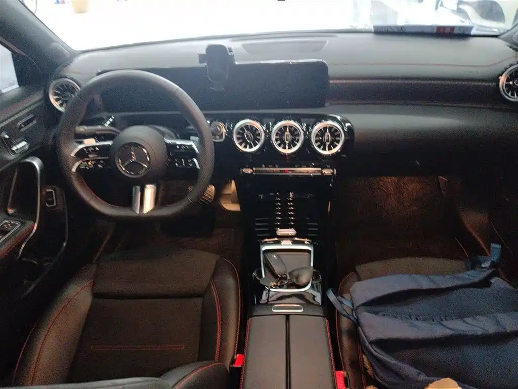 Mercedes-Benz A-Class 2025 — фото 10
