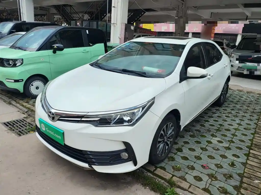 Toyota Corolla 2018 — фото 1