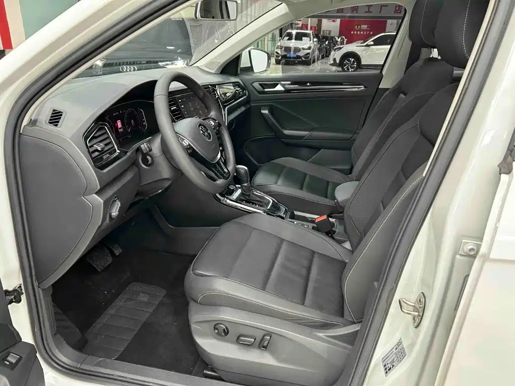 Volkswagen T-Roc 2022 — фото 11