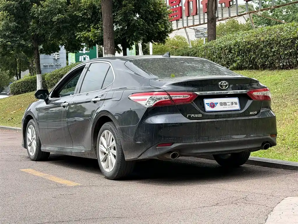 Toyota Camry 2022 — фото 4