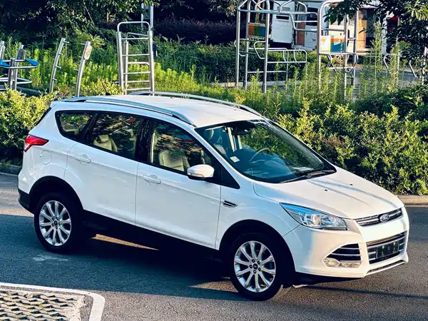 Ford Kuga 2014
