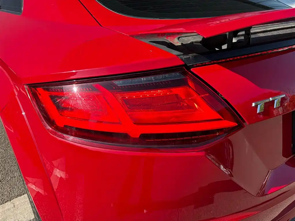 Audi TT 2016 — фото 10