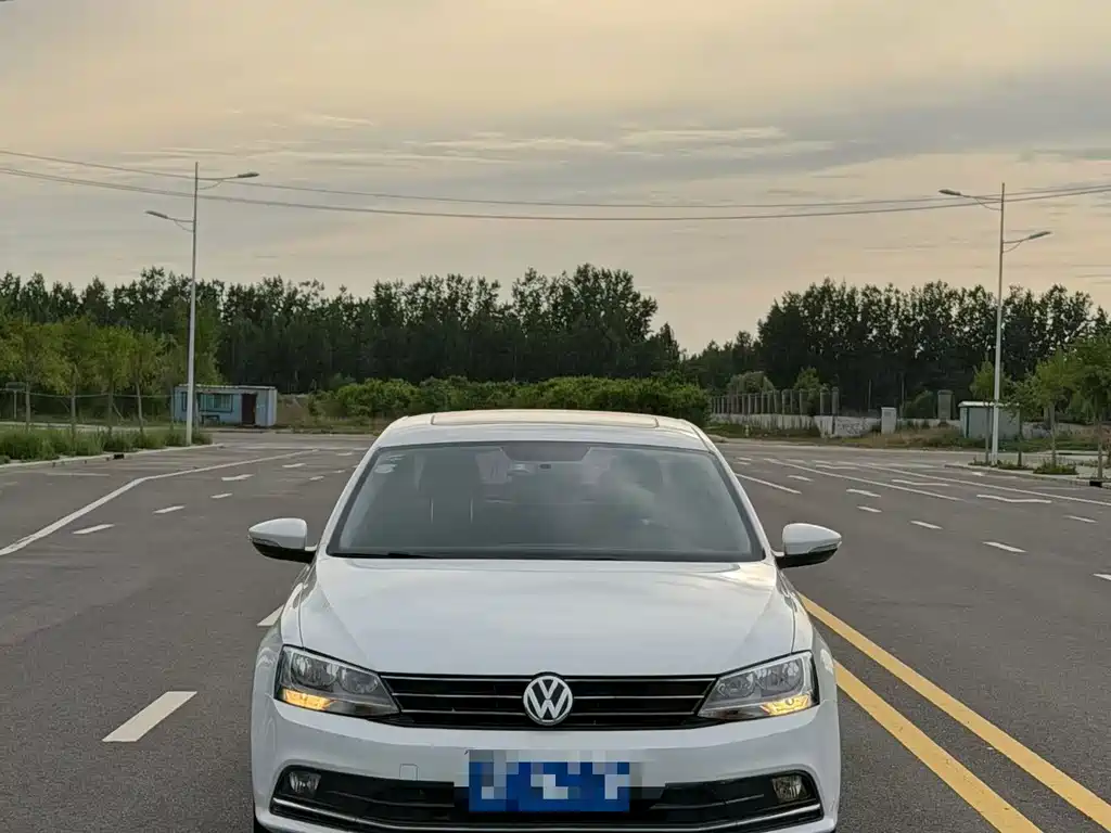 Volkswagen Sagitar 2018