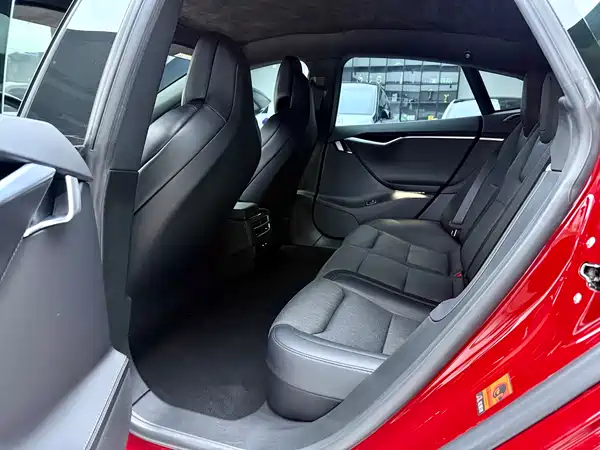 Tesla Model S 2018