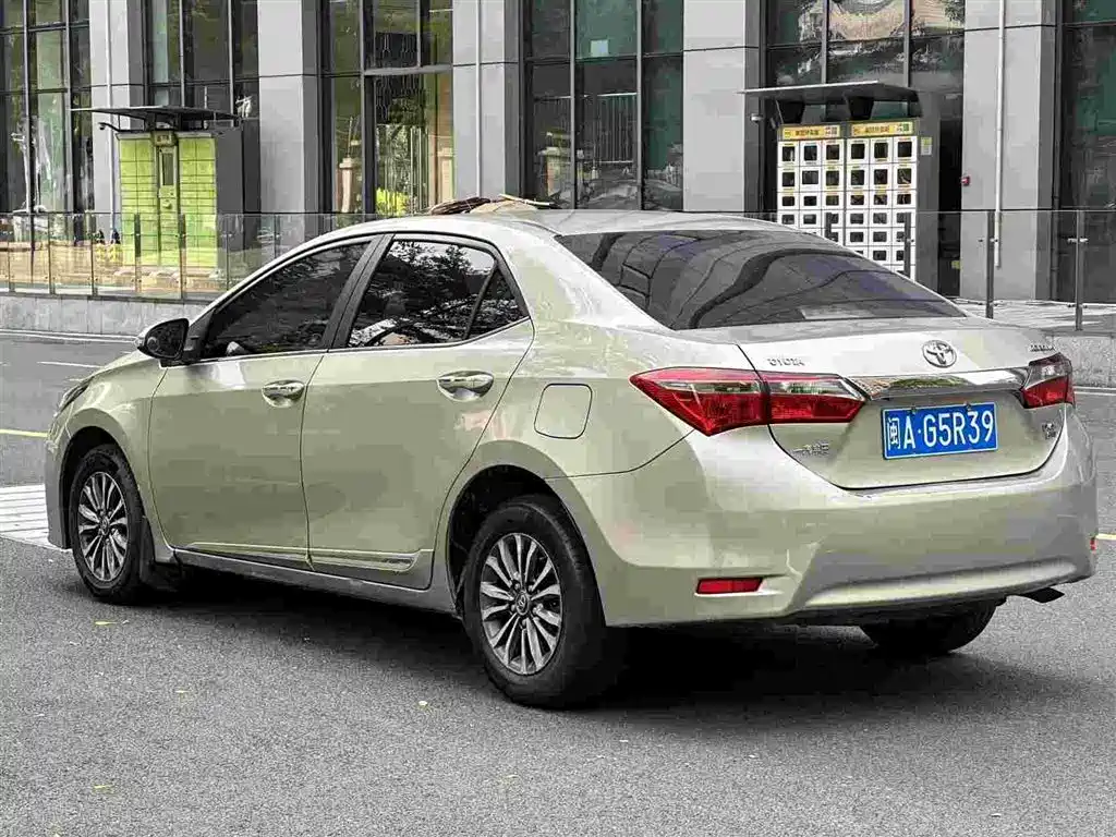 Toyota Corolla 2018 — фото 3