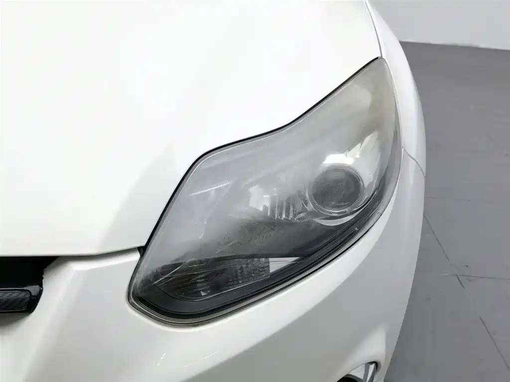 Ford Focus 2014 — фото 7