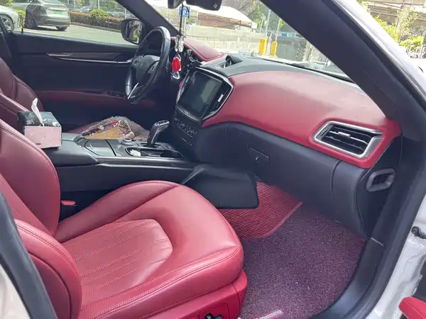Maserati Ghibli 2020