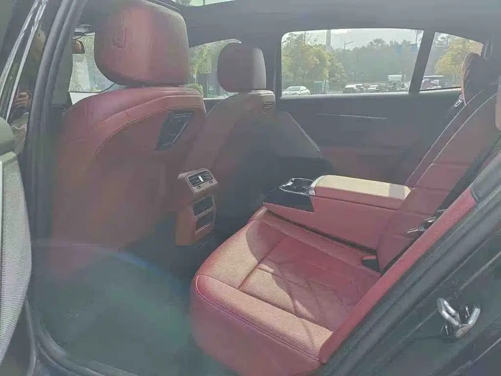 BMW 5 Series 2025