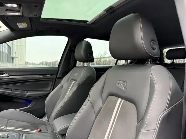 Volkswagen Golf 2022