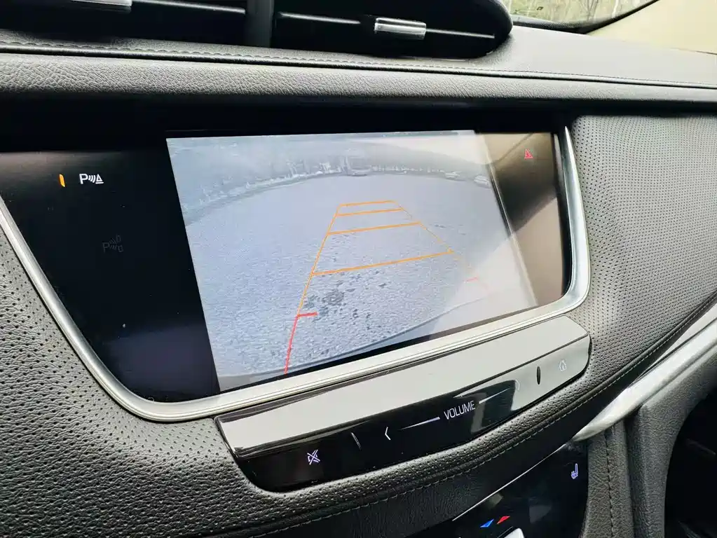 Cadillac XT5 2018 — фото 15