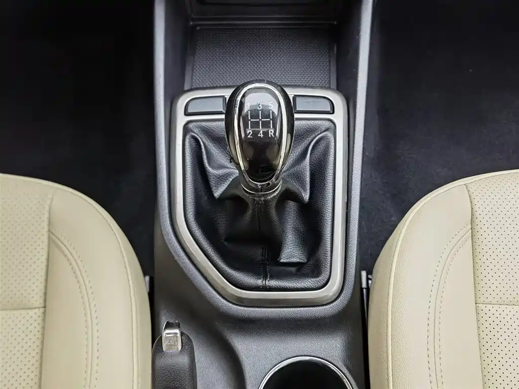 Changan Eado 2017 — фото 13