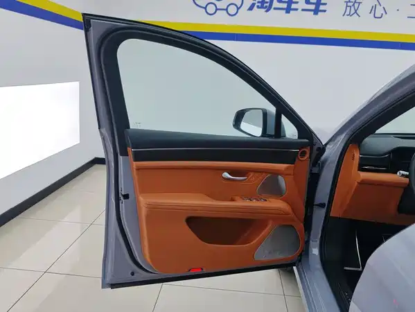 AITO M5 2025