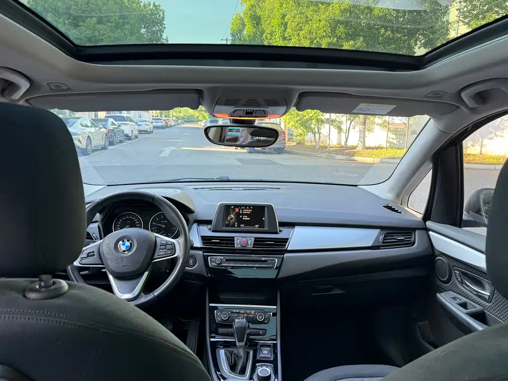 BMW 2 Series Active Tourer 2016 — фото 9