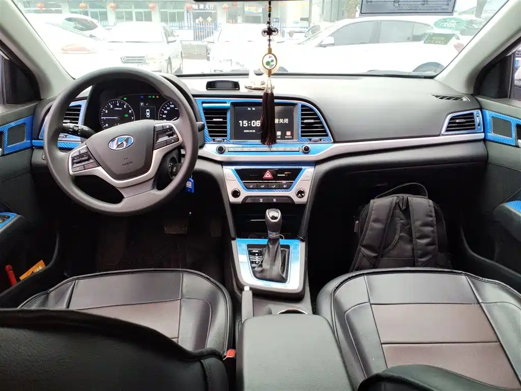 Hyundai Elantra 2017 — фото 6