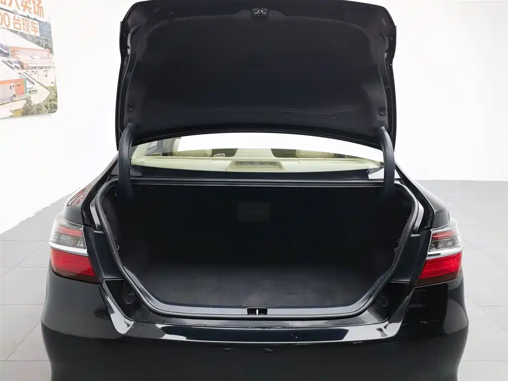 Toyota Camry 2015 — фото 16