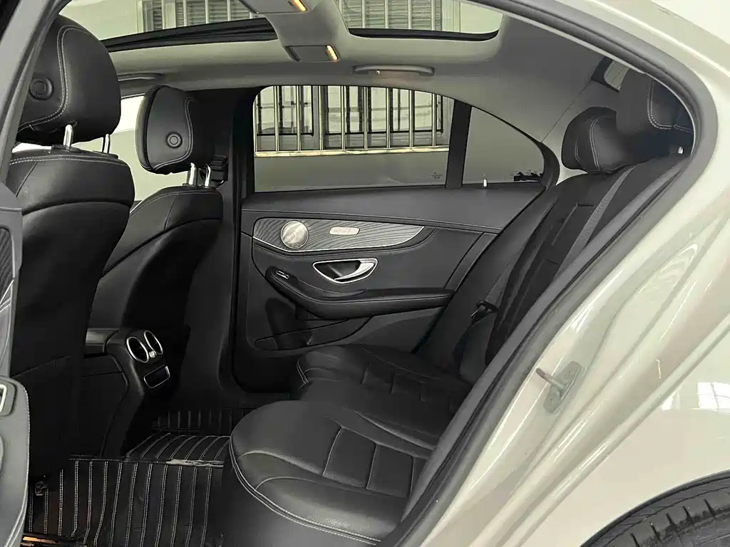 Mercedes-Benz C-Class 2019 — фото 12
