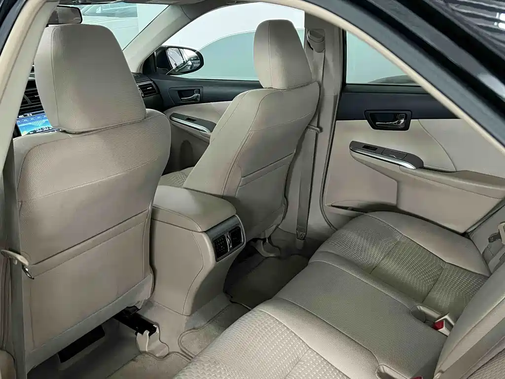 Toyota Camry 2013 — фото 17