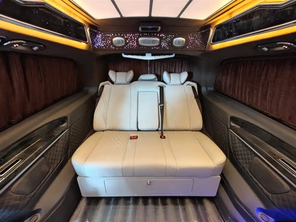 Mercedes-Benz Vito 2023 — фото 10