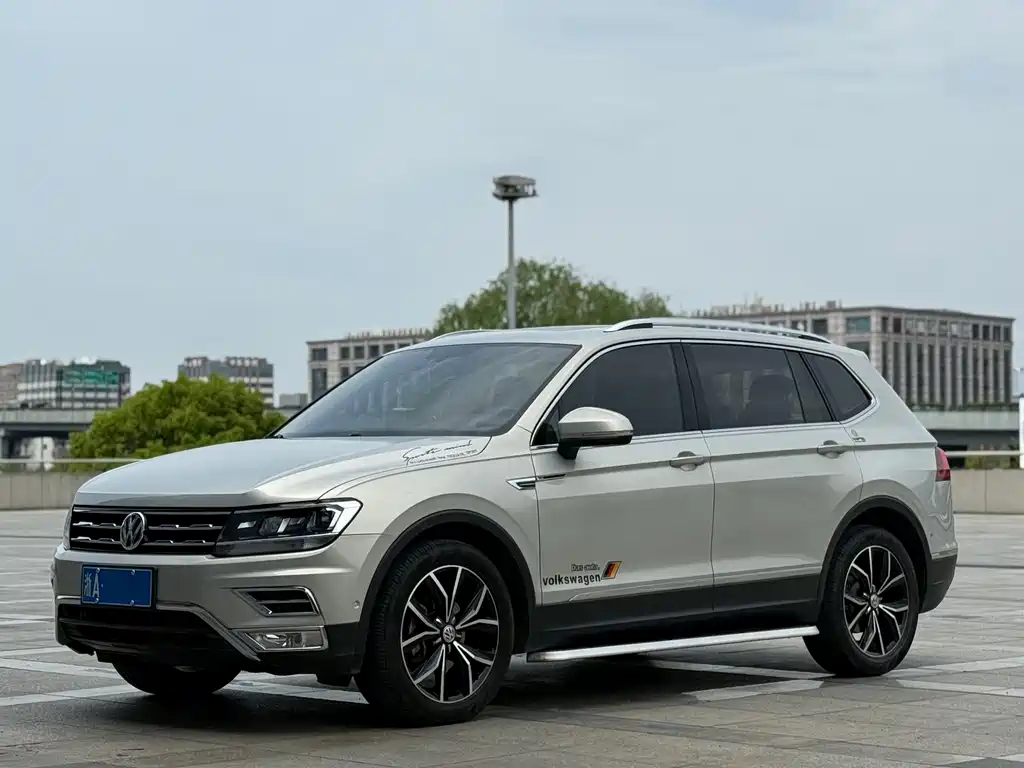 Volkswagen Tiguan L 2019 — фото 1