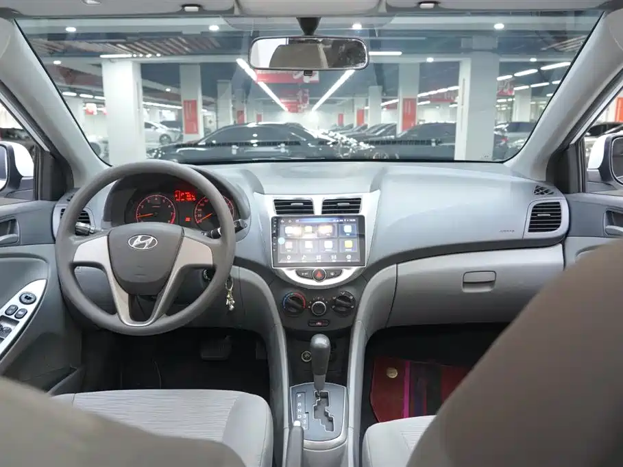 Hyundai Verna 2019 — фото 16