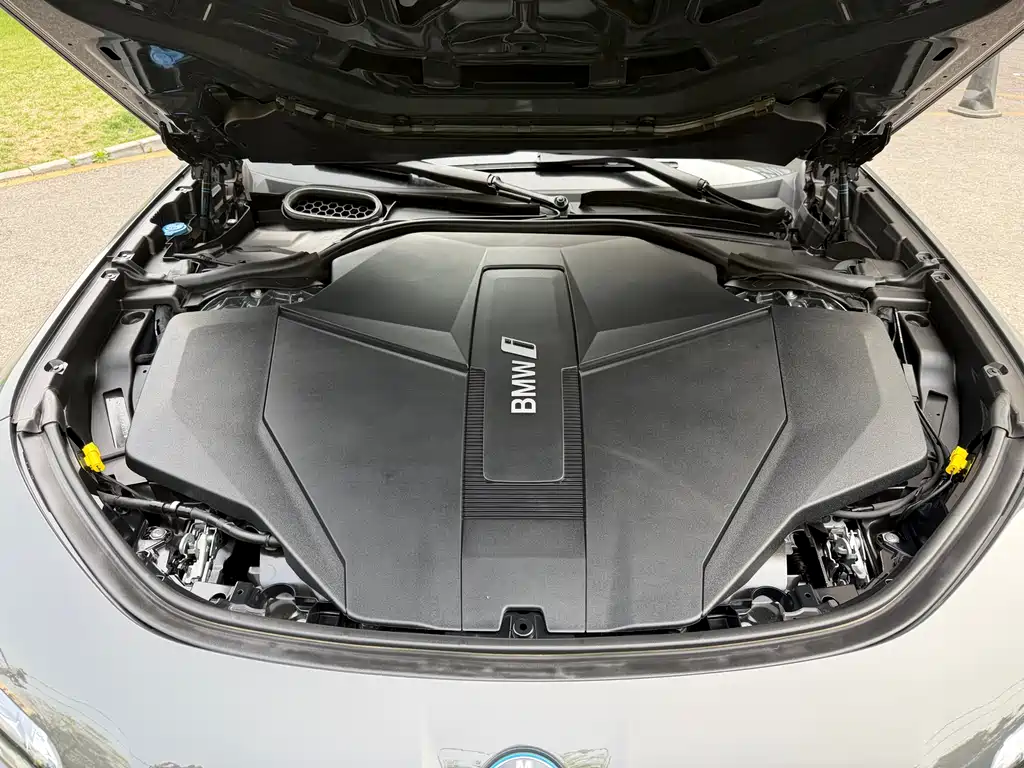 BMW i7 2023 — фото 22