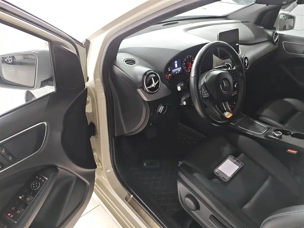 Mercedes-Benz B-Class 2018 — фото 11