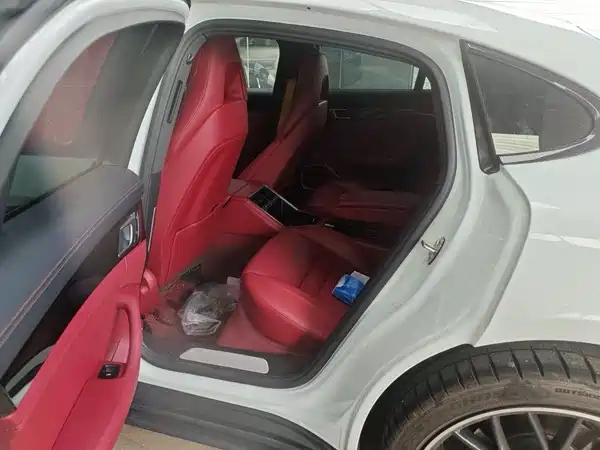 Porsche Panamera 2023