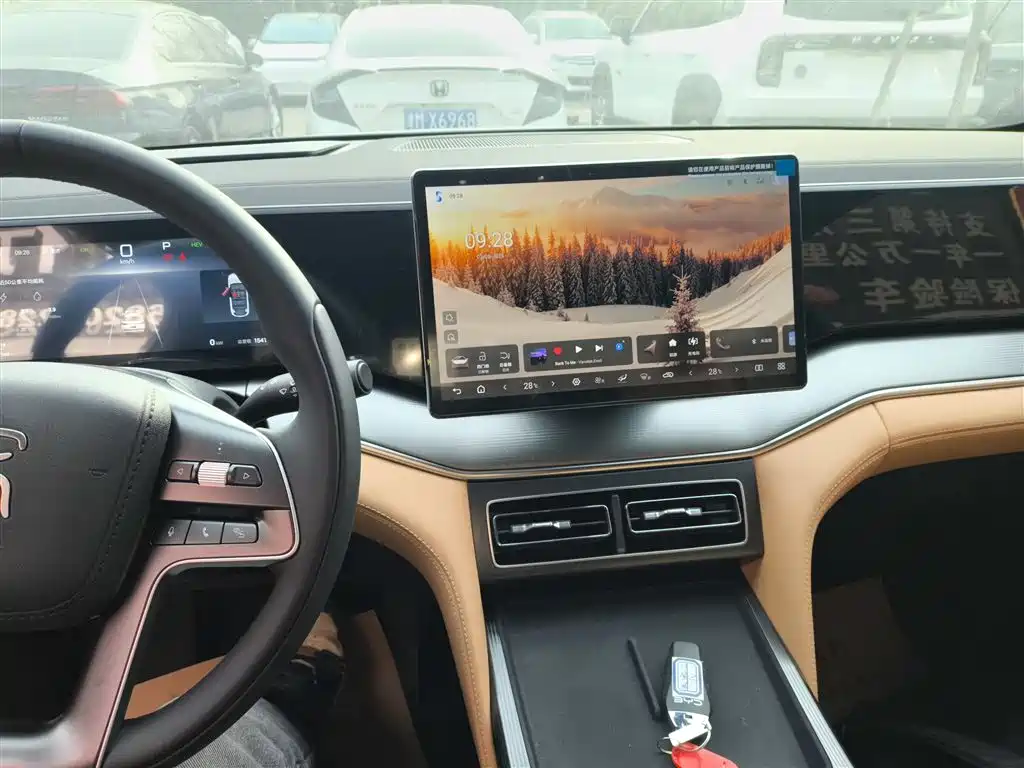BYD L DM-i 2025 — фото 13